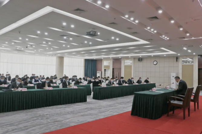 亚星游戏集团、温泉集团举办贯彻落实市第十三次党代会精神宣讲报告会